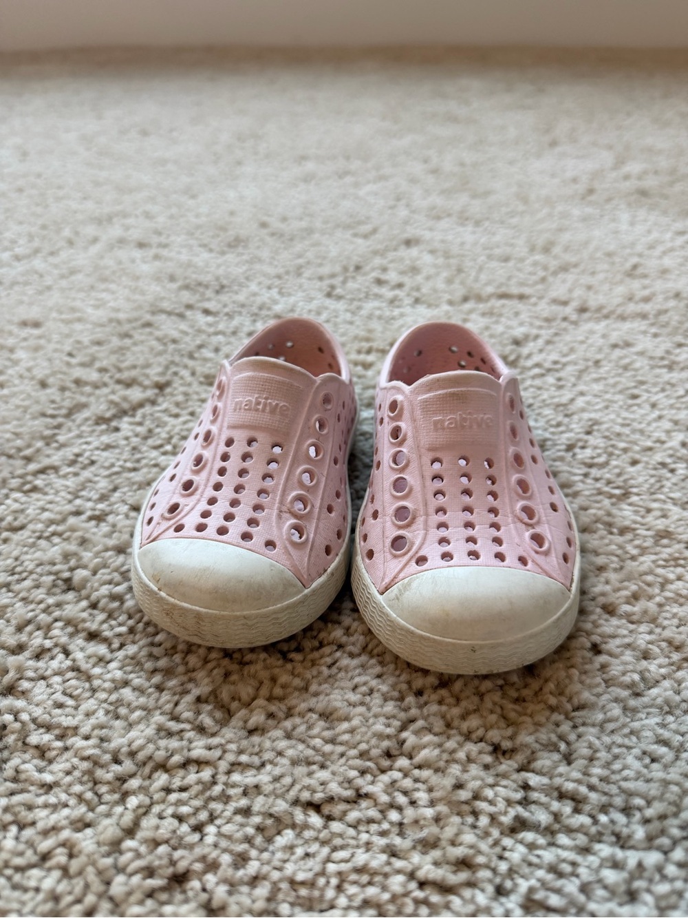 Native Kids Slip-On Shoes in Pink